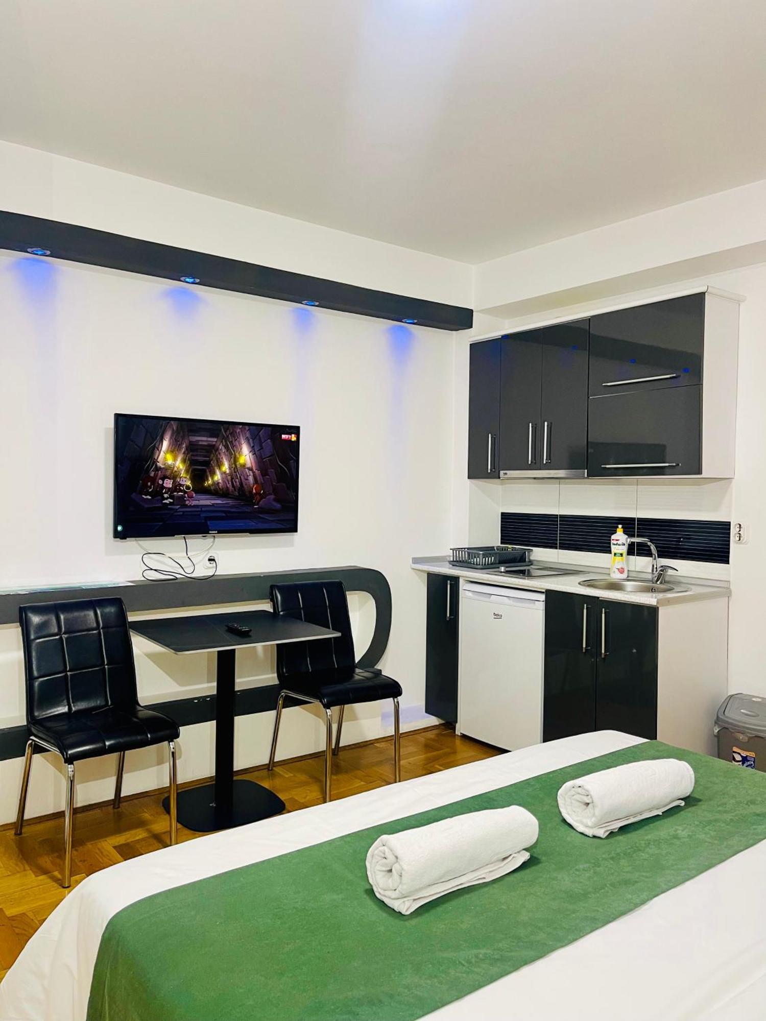 Front Beach Exclusive Apartments ストルガ エクステリア 写真